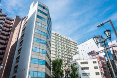 グリース・トラップから悪臭・害虫が大発生! 退去者続出、近隣からクレームが殺到